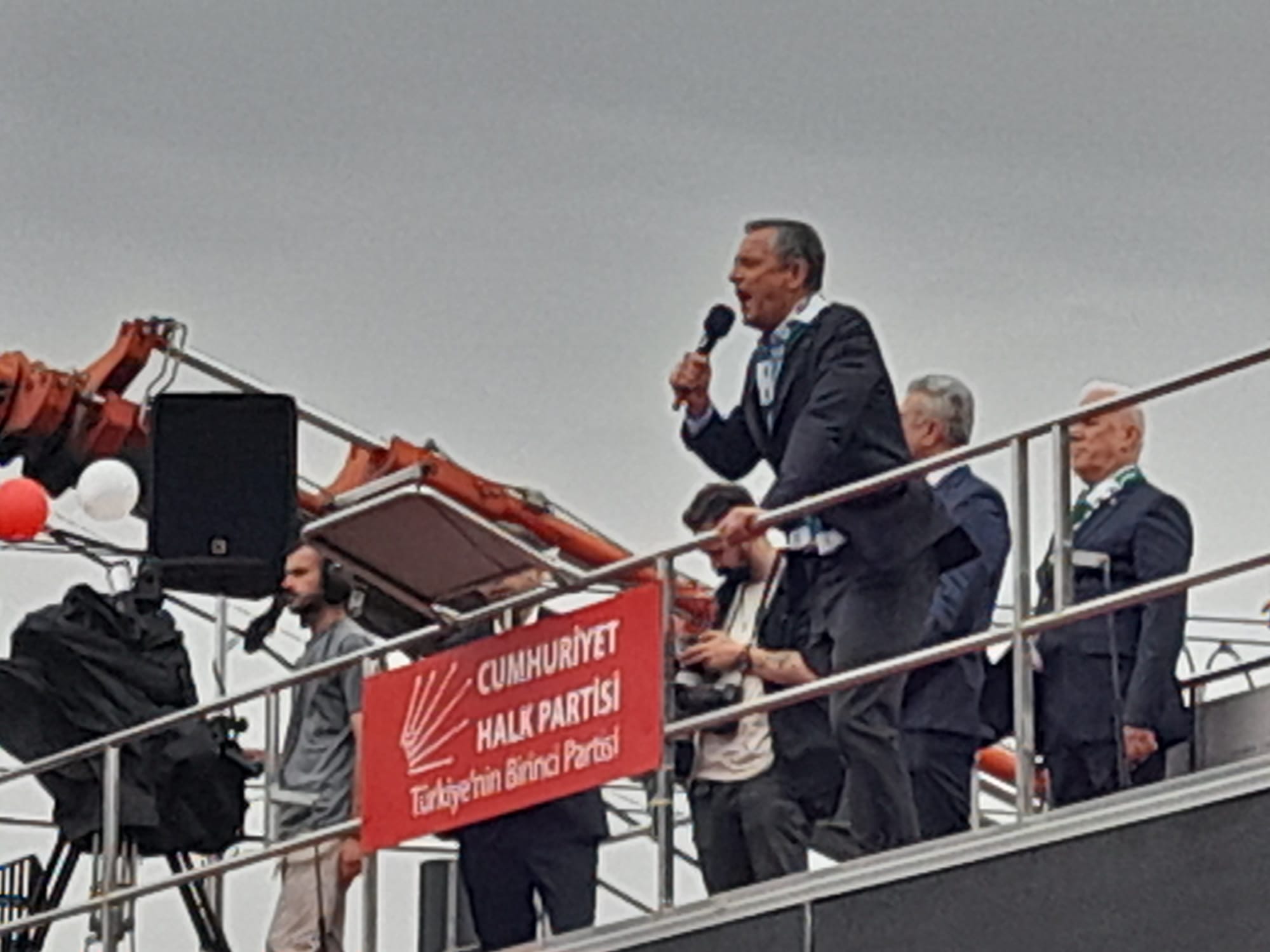 ÖZGÜR ÖZEL BURSA DA KONUŞUYOR