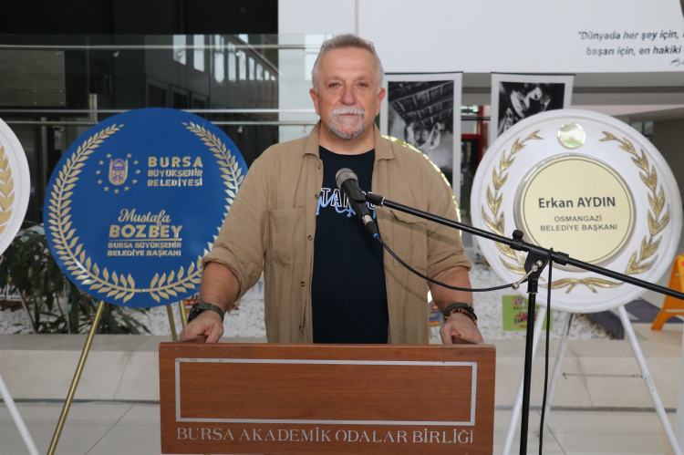 Bursa’da ‘Bir Sevdadır İpek’ fotoğraf sergisi sanatseverlerle buluştu