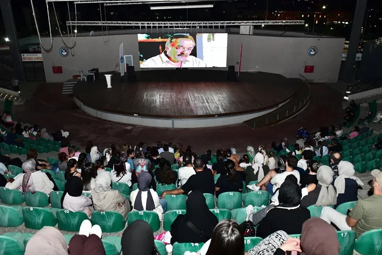 Kestel’de açık havada duygu dolu sinema gecesi