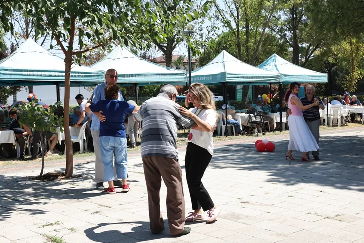 Nilüfer Belediyesi’nden huzurevi sakinlerine neşeli piknik