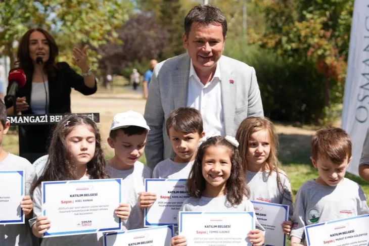 Osmangazi’de 8 bin 24 çocuk yüzme keyfi yaşadı