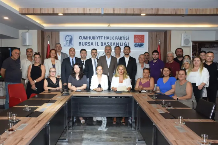 CHP Bursa’da büyüyor: Mesut Şahin ve yol arkadaşları CHP’de