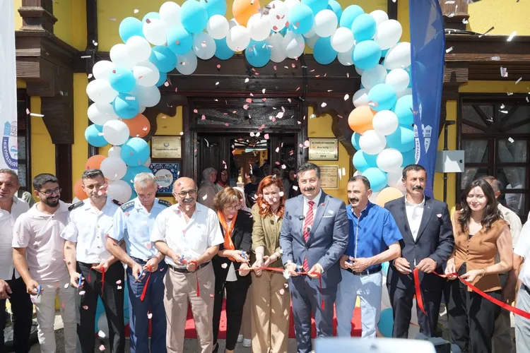 Yenişehir’de 200 yıllık sarı köşk, kadın dayanışmasının simgesi oldu