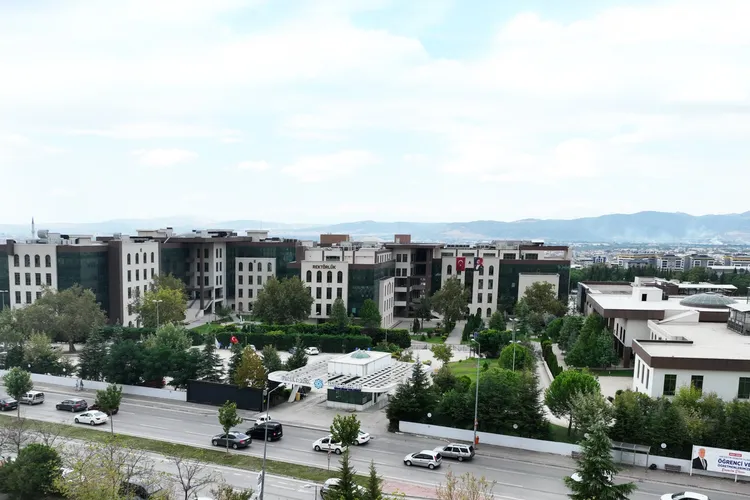 BTÜ ile üniversite deneyimi lise sıralarına geliyor: Başvurular başlıyor