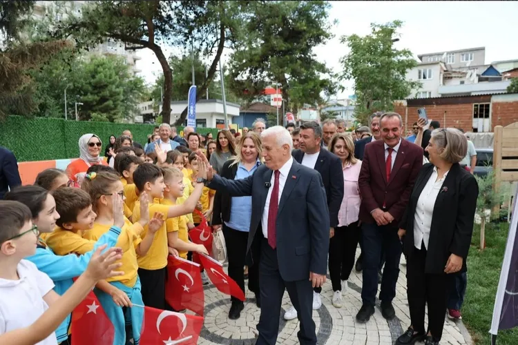 Bursa’da sokaklar da çocuklar da gülümsüyor