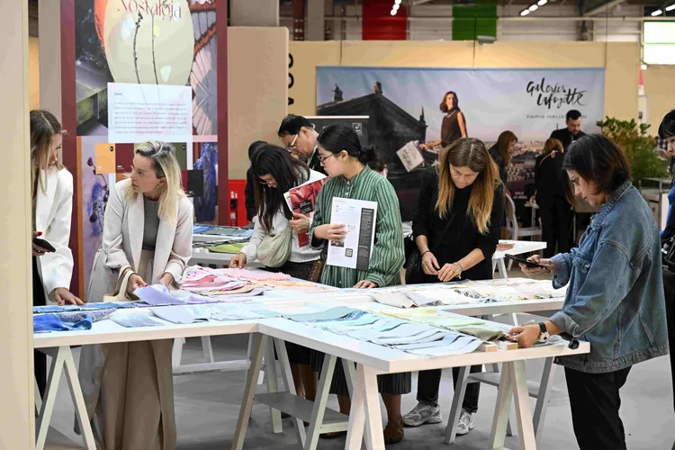 Bursa kumaşları Paris’te hayat buldu