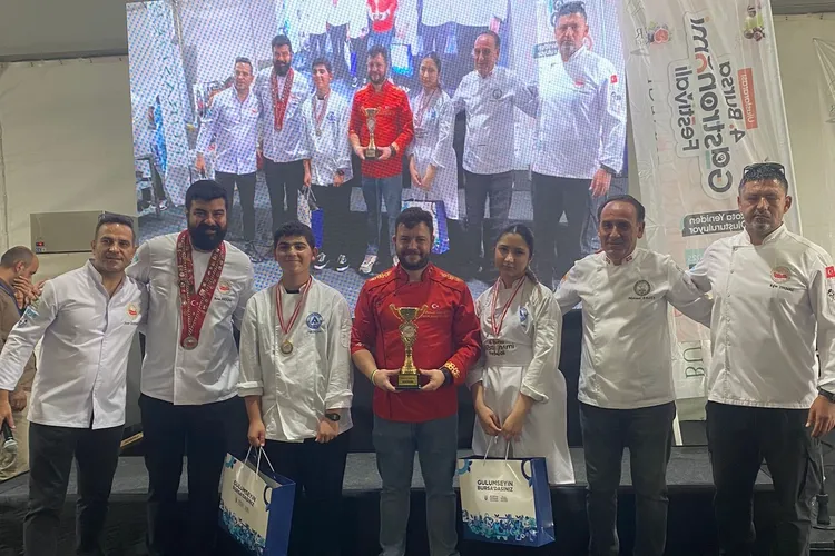 Lise öğrencileri, mutfaktaki hünerlerini sergiledi