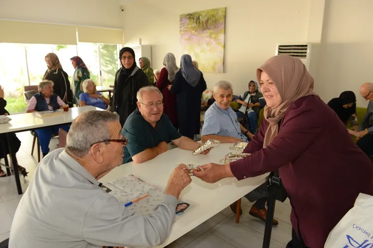Nilüferli kadınlardan huzurevinde sıcak buluşma