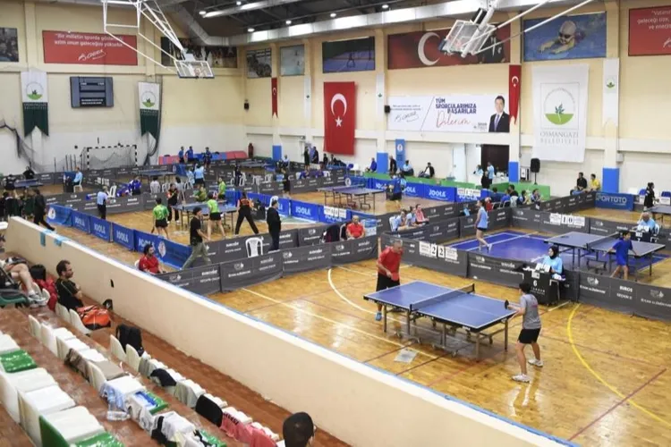 Osmangazi Belediyesi, masa tenisine ev sahipliği yaptı