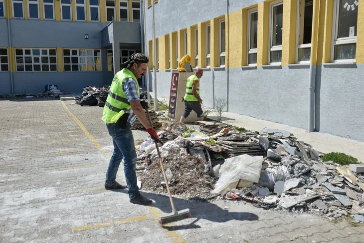 Bursa’da okullar yeni yıla hazır: Büyükşehir’den 9 okula destek