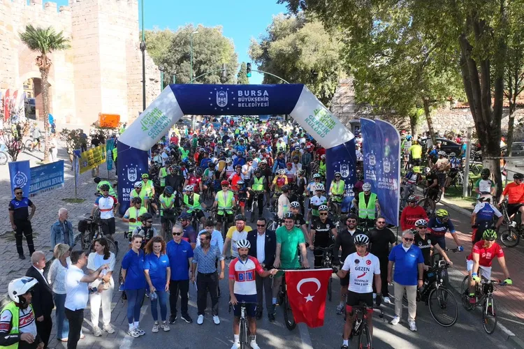 Tophane’den Mudanya’ya pedallar iyilik için döndü
