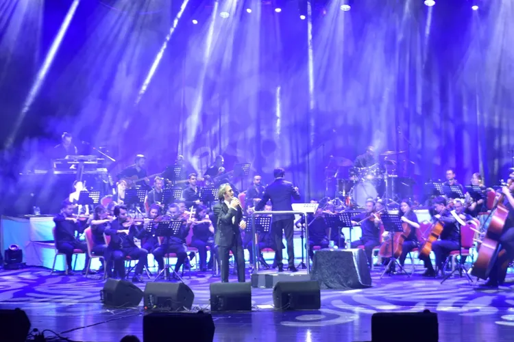 63. Uluslararası Bursa Festivali’nde Fettah Can rüzgarı