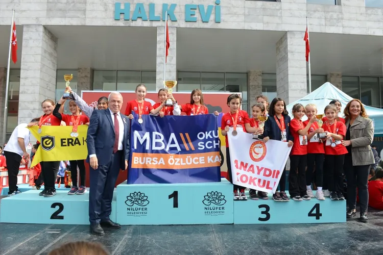 Bursa’da dereceye girenler ödüllendirildi