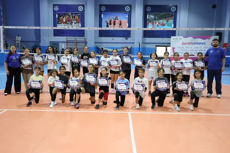 Büyükşehir Belediyesi Kış Spor Okulları sertifikalarını dağıttı