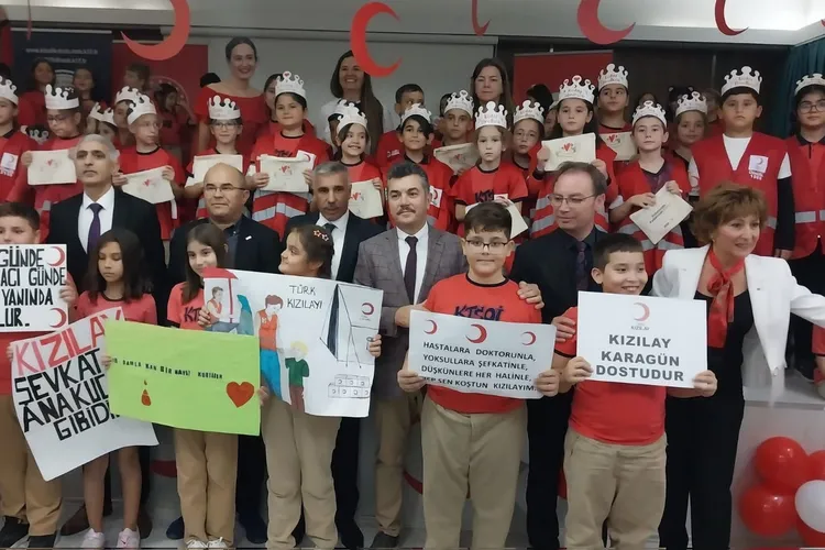 Kükürtlü TSO İlkokulu’nda Kızılay Kulübü Öğrencilerine Kolluk Takıldı