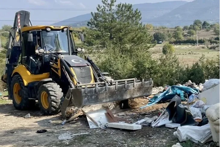 Nilüfer Belediyesi doğayı molozdan temizledi