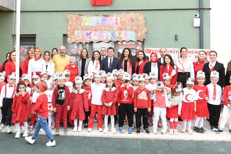 Osmangazi Belediyesi’nin kreşlerinde Cumhuriyet coşkusu