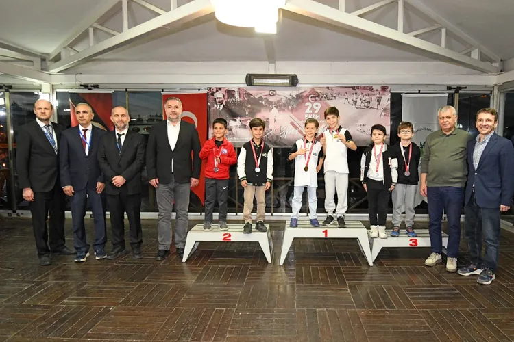 Osmangazi’de Cumhuriyet Bayramı Satranç Turnuvası sonuçlandı