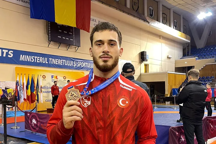 Büyükşehirli güreşçilerden balkanlarda madalya yağmuru
