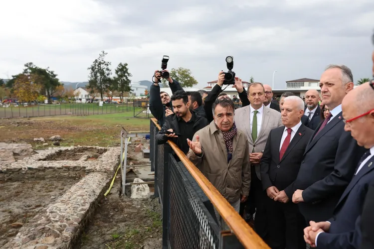 “İznik Göl Bazilikası Karşılama Merkezi” açıldı
