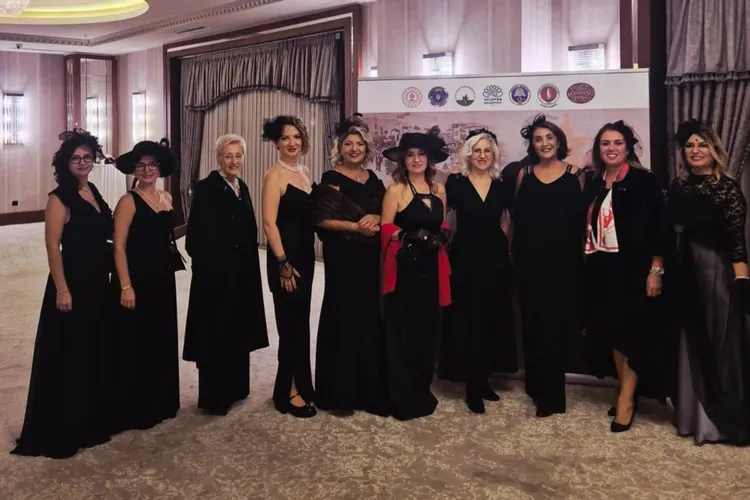 Türk Kadınlar Birliği, Cumhuriyetin 102. yılını kutladı