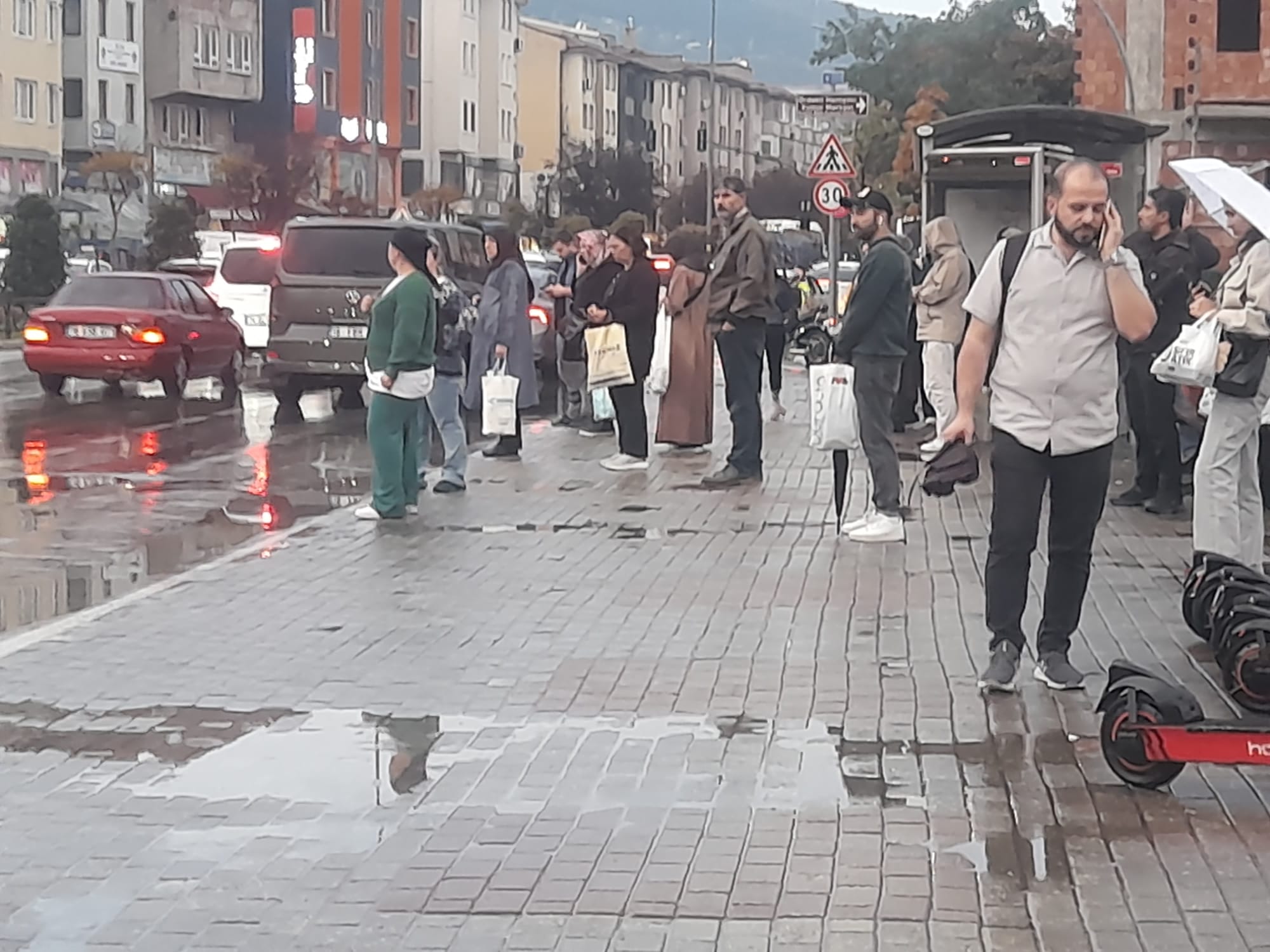 Yağmur Bursa trafiğini kilitledi