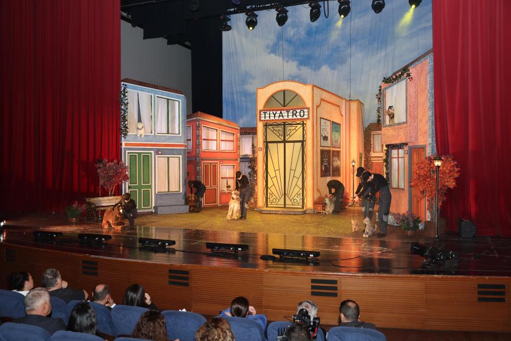 Karagöz Kukla Ve Gölge Oyunları’na renkli açılış