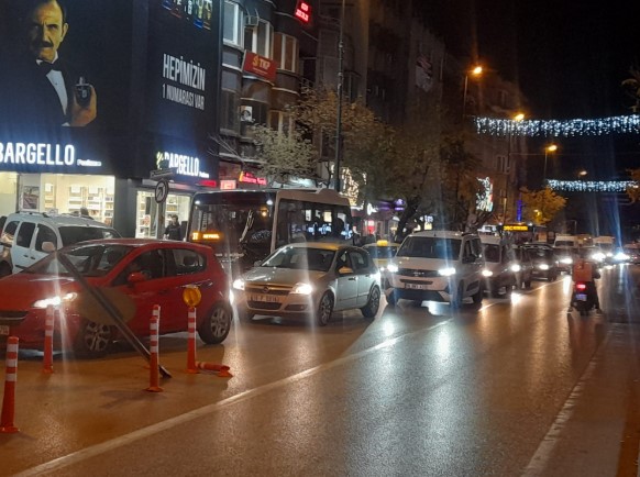 SETBAŞI İSTİKAMETİNDE TRAFİK ÇİLESİ