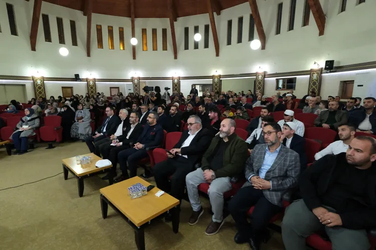 Aile okulunda ‘tesettür ve mahremiyet’ ele alındı