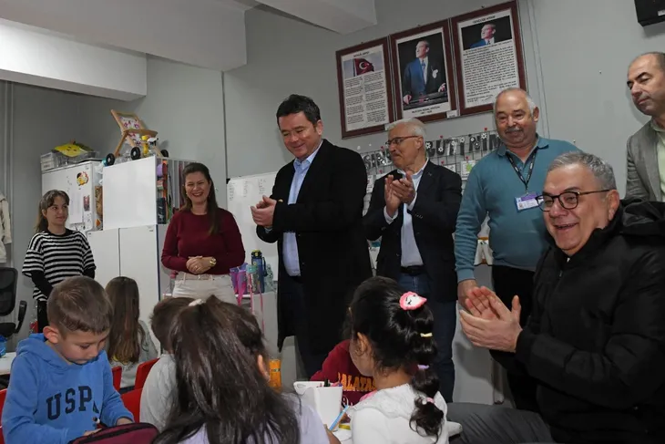 Başkan Aydın İstiklal Mahallesi’nde