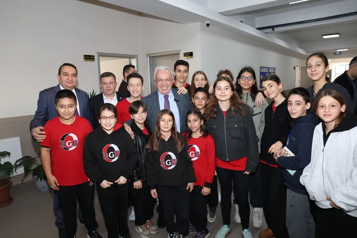 Başkan Şadi Özdemir: “Geleceği kuran öğretmenlerdir”