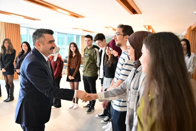Başkan Yılmaz gençlerle buluştu
