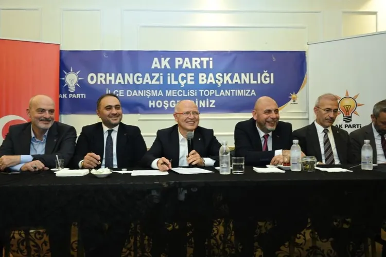 Bursa’da 800 yeni üye AK Parti’ye katıldı