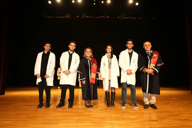 Diş hekimliği fakültesinde beyaz önlük heyecanı