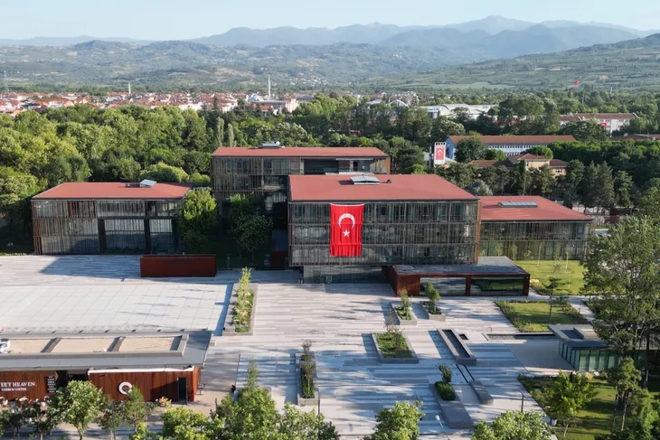 İnegöl’de eğitim yardımları öğrencilerin hesaplarına yattı