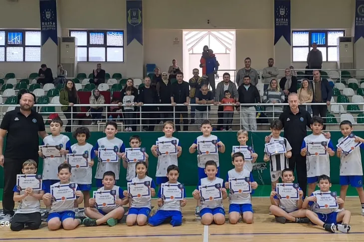 Kış spor okullarında sertifika heyecanı