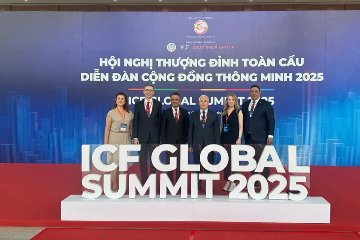 Bursa, akıllı şehir yolculuğunu dünyaya tanıttı