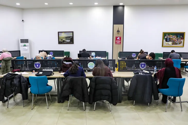 Bursa Büyükşehir, gençlerin yanında