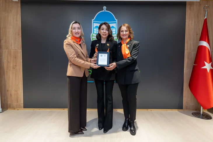 Bursa’da siber şiddete karşı kadın dayanışması