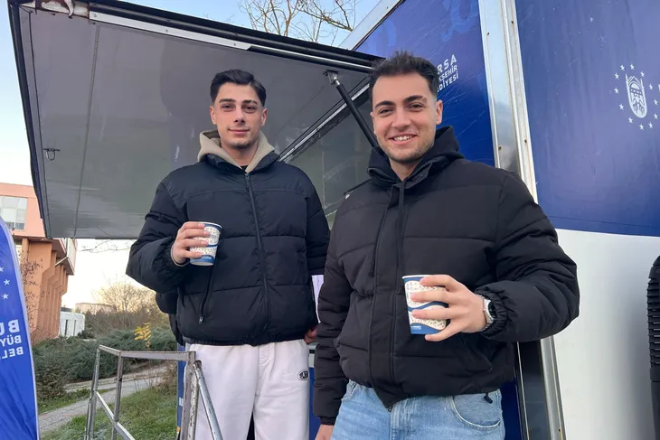 Büyükşehirden öğrencilere sıcacık çorba ikramı