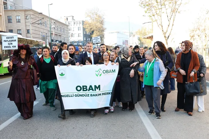 Osmangazi’de engelli bireyler farkındalık için yürüdü