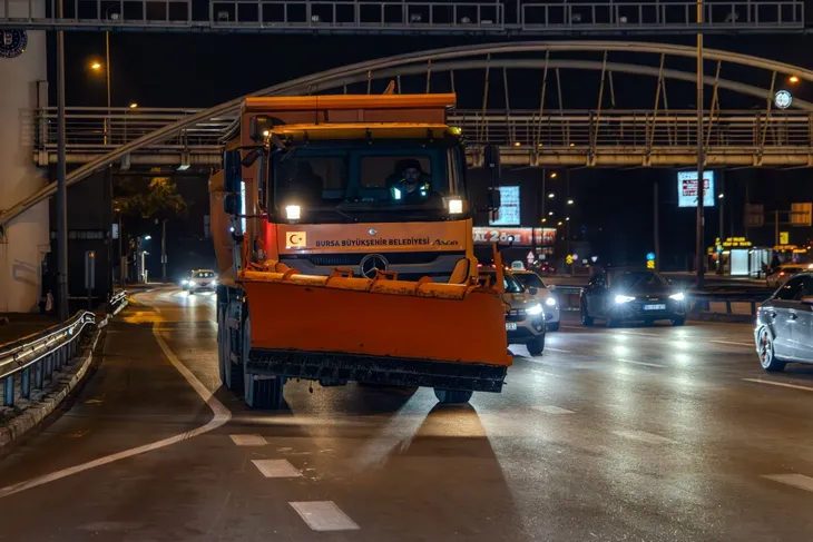 Büyükşehir ile yollar güvende