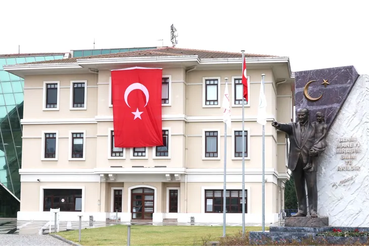 Osmangazi’de her yer kırmızı beyaz