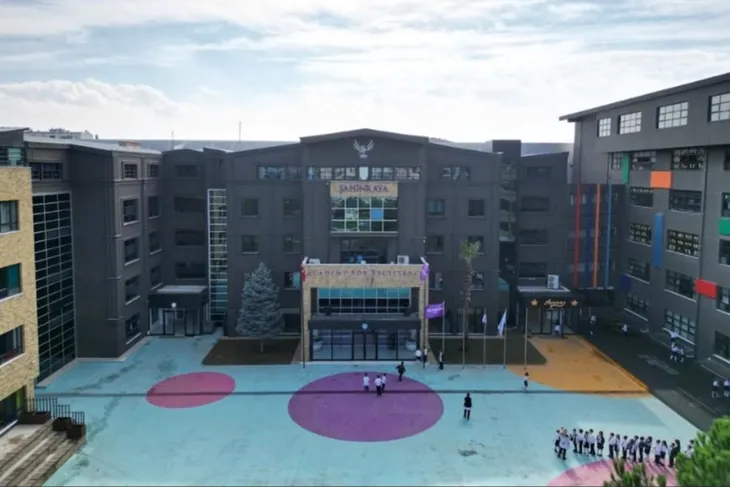 Şahinkaya’dan başarılı öğrencilere BURS imkanı