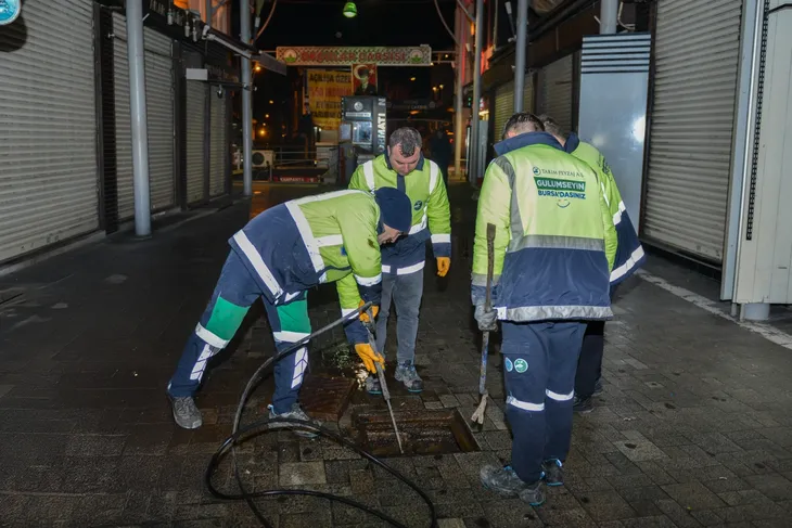 Tarihi Çarşı ve Hanlar Bölgesinde gece mesaisi