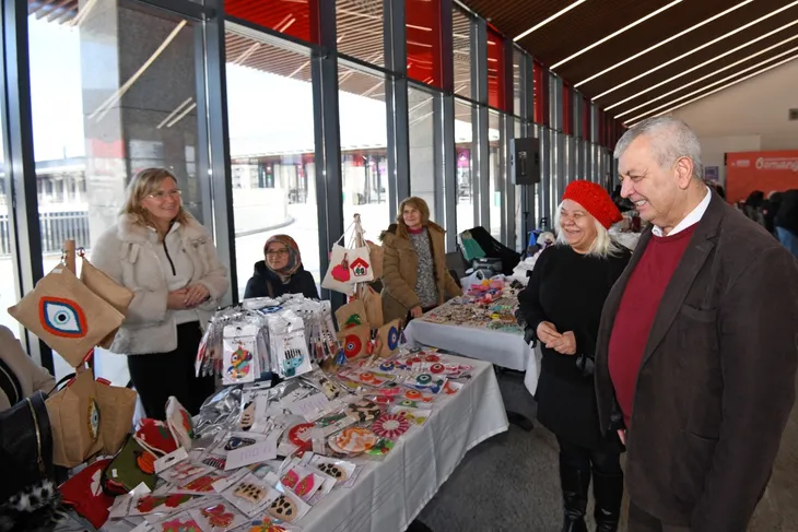 Girişimci kadınların el emeği Osmangazi Meydanı’nda buluştu